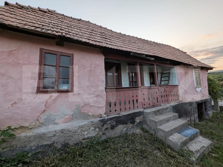 Casă individuală cu 2 camere cu Teren 2111 Mp în Săndulești