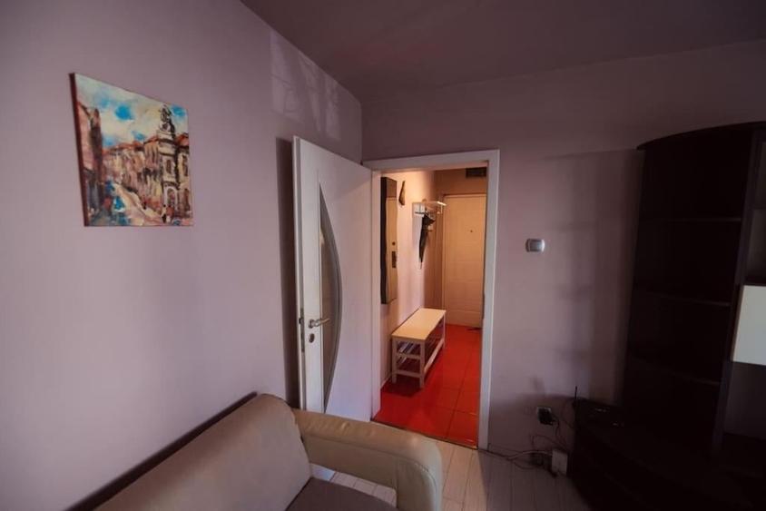 Apartament cu 2 camere semidecomandat, mobilat în Complex Studențesc