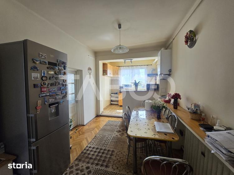 Apartament cu 5 camere decomandat în Terezian