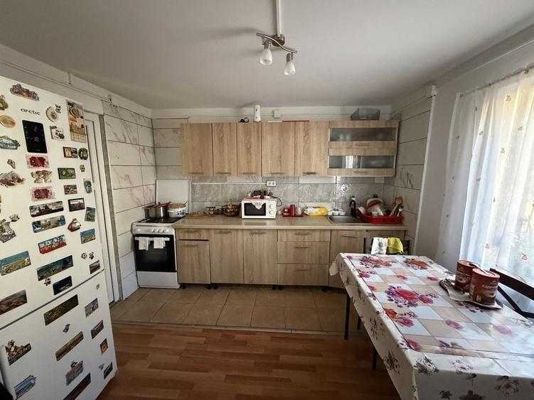 Casă cu 3 camere în Sânnicoară
