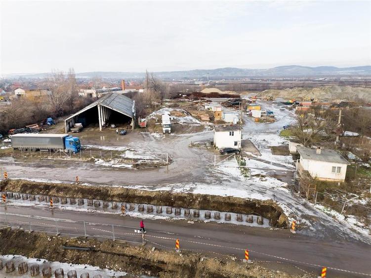 Spațiu industrial, de 1,483 mp, în Tileagd