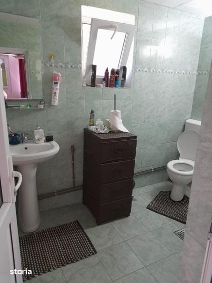Casă cu 2 camere cu Teren 1800 Mp în Central