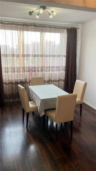 Apartament cu 4 camere decomandat în Dacia