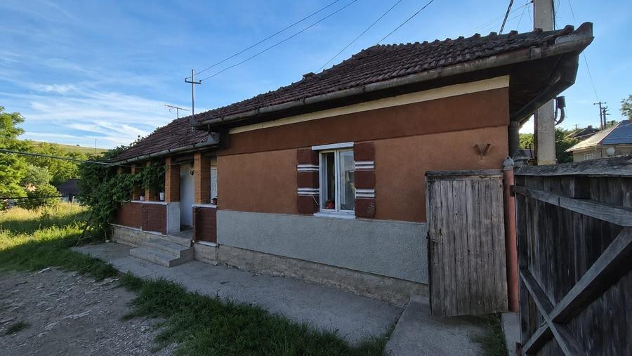 Casă cu 3 camere cu Teren 75 Mp în Aghireșu