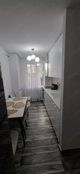 Inchiriez apartament . - 5