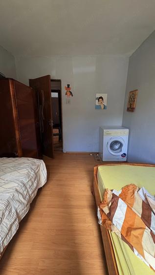 Apartament cu 4 camere decomandat în Central
