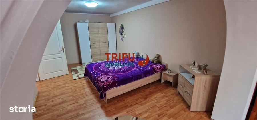 Casă cu 6 camere cu Teren 196 Mp în Central