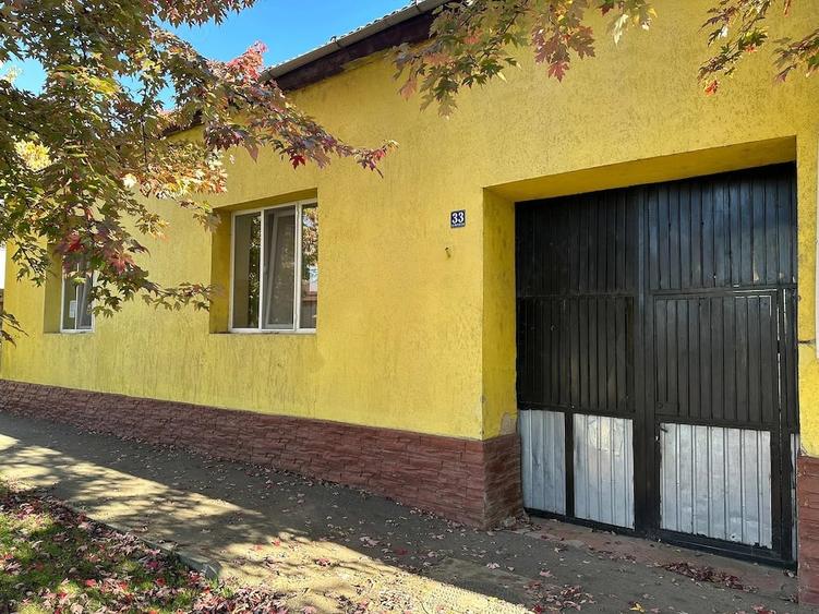 Casă cu 6 camere cu Teren 718 Mp în Tinca