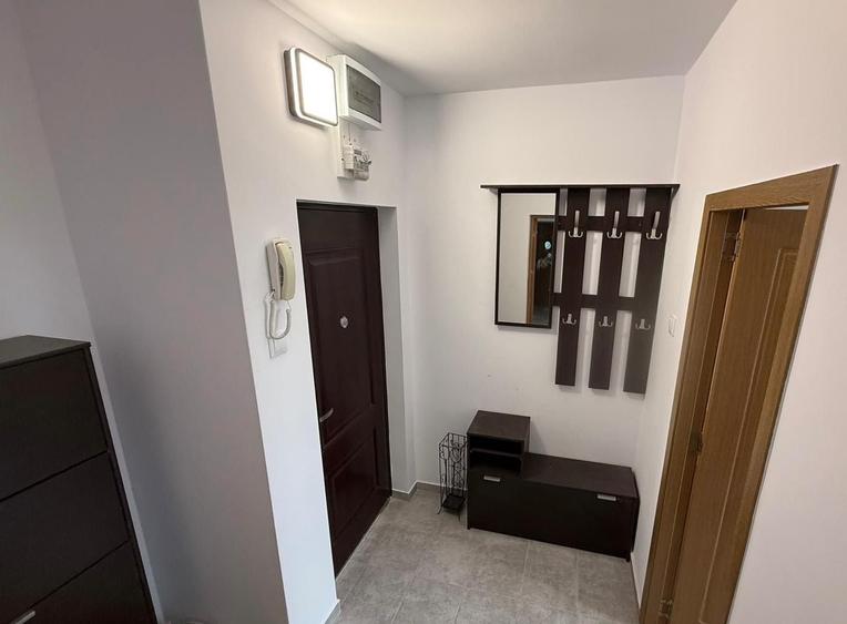 Apartament cu 2 camere decomandat în Podu Roș