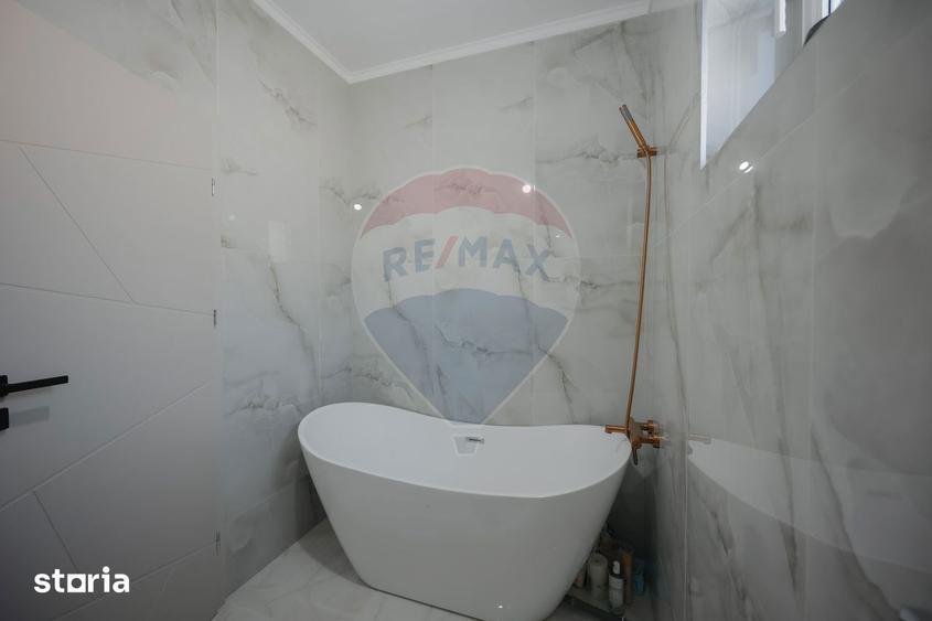 Casă cu 4 camere cu Teren 500 Mp în Sântandrei