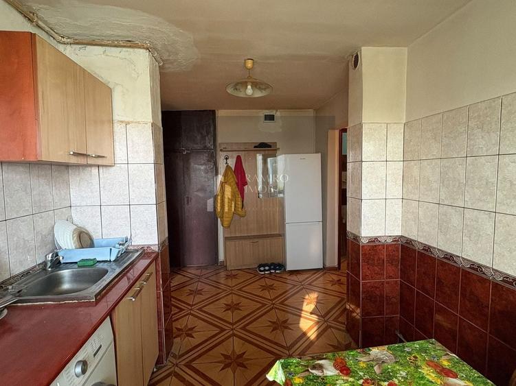 Apartament cu 3 camere decomandat în Apărătorii Patriei
