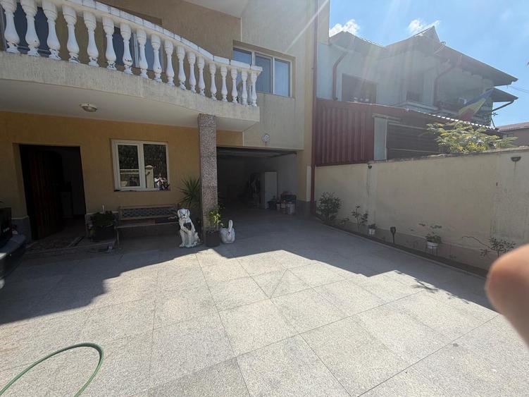 Casă cu 6 camere cu Teren 400 Mp în Fundeni