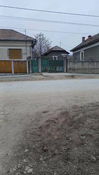 Casă cu 5 camere cu Teren 669 Mp în Pătulele
