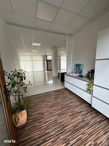 Spațiu comercial, de 130 mp, în Pârneava