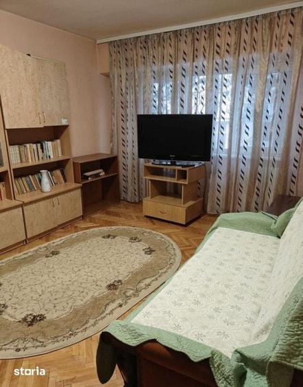 Apartament cu 3 camere, mobilat în Casa de Cultură