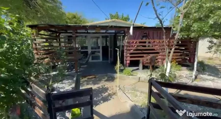 Casă cu 8 camere cu Teren 5000 Mp în Malu Mare