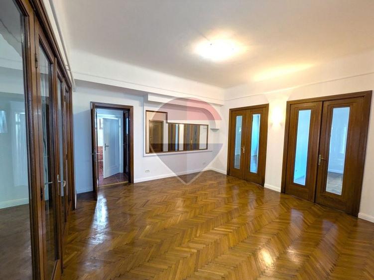 Apartament cu 4 camere decomandat în Aviatorilor