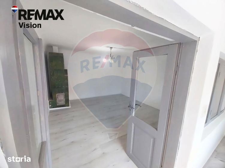 Casă cu 4 camere cu Teren 284 Mp în Brestei