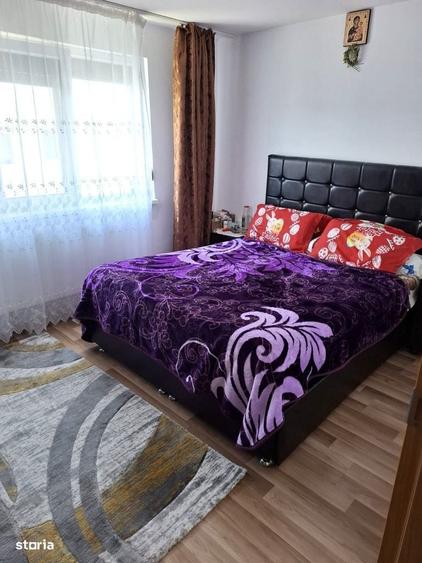 Apartament cu 3 camere semidecomandat în Berca