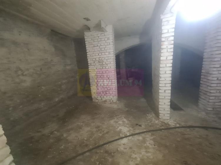 Casă individuală cu 4 camere cu Canalizare în Central