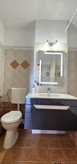Apartament cu 2 camere decomandat în Calea Victoriei