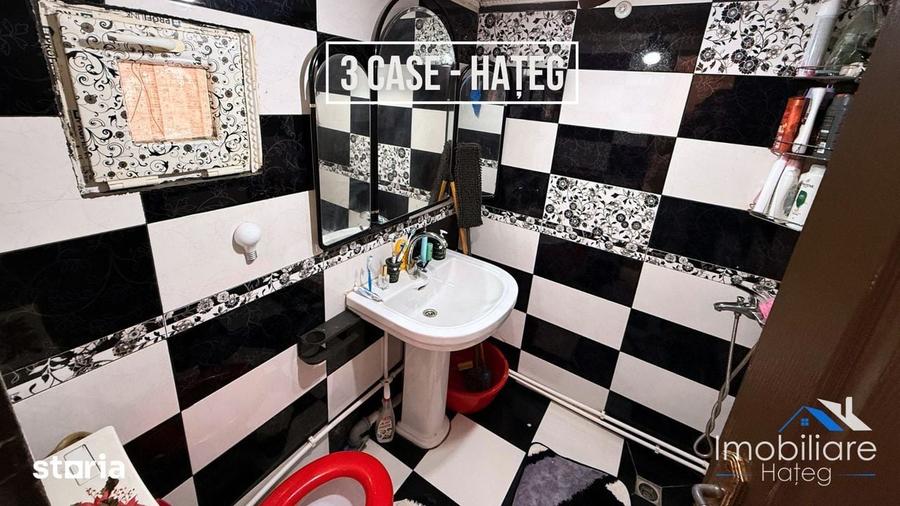 Proprietate tip triplex 8 Camere Hateg | Str. Raul Galbena - 10