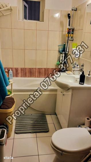 Apartament cu 3 camere semidecomandat în Titan