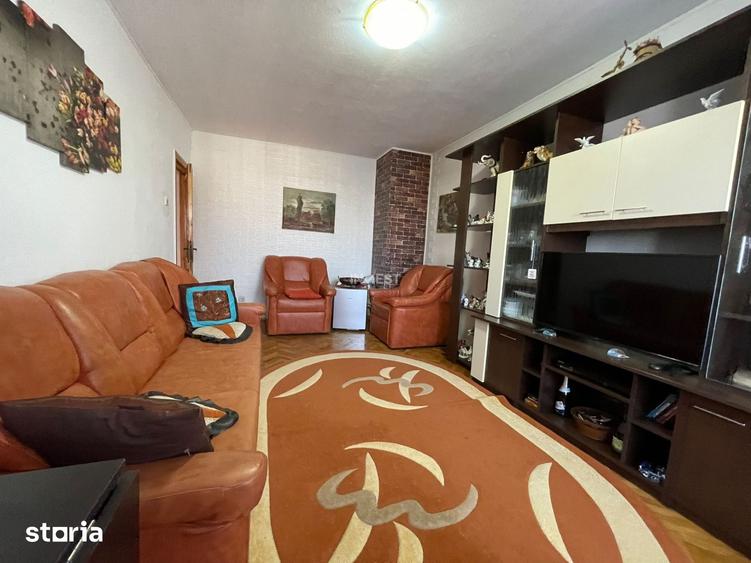 Apartament cu 4 camere decomandat în Păcurari