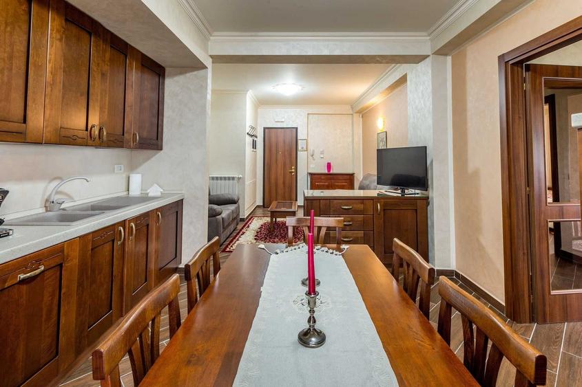 Apartament cu 3 camere decomandat în Central