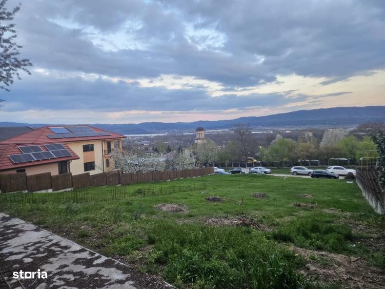 Teren de 580 mp, în Troianu