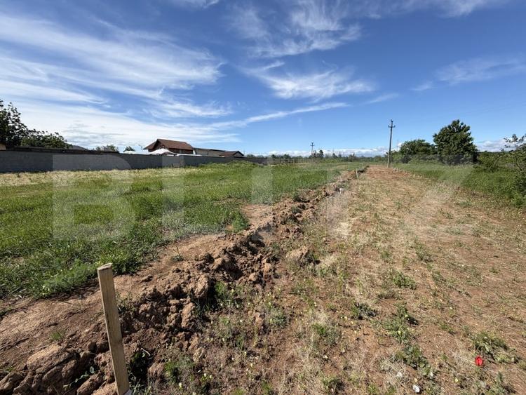 Teren Construcții intravilan de 420 mp, în Periferie