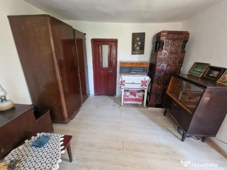 Casă cu 2 camere cu Teren 1150 Mp în Boțești