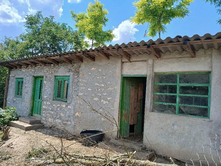 Casă cu Teren 2000 Mp în Cerchezu