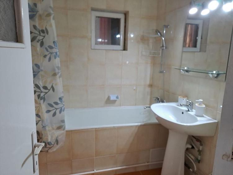 Apartament cu 2 camere semidecomandat în Calea București