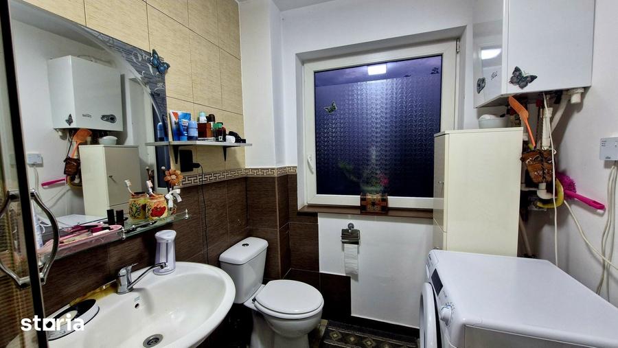 Casă cu 5 camere cu Teren 740 Mp în Central
