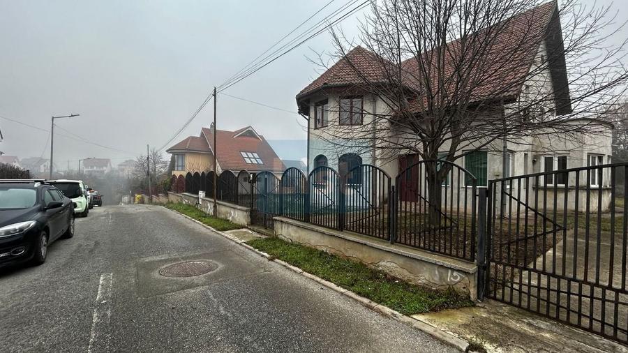 Casă cu 6 camere cu Canalizare în