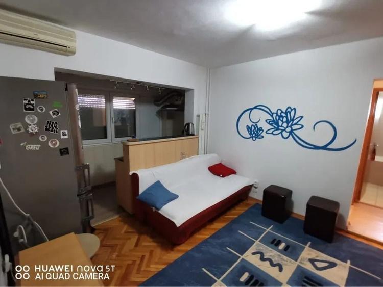 Apartament cu 2 camere semidecomandat, mobilat în Torontalului