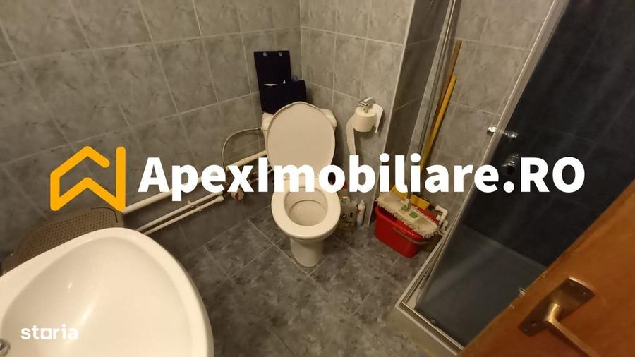 Apartament cu 3 camere semidecomandat în Iancului