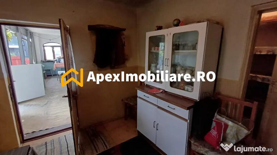 Casă cu 2 camere cu Teren 170 Mp în Petricani