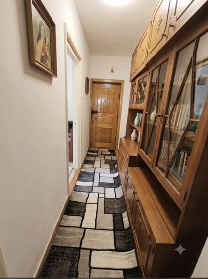 Apartament cu 2 camere semidecomandat, mobilat în Central