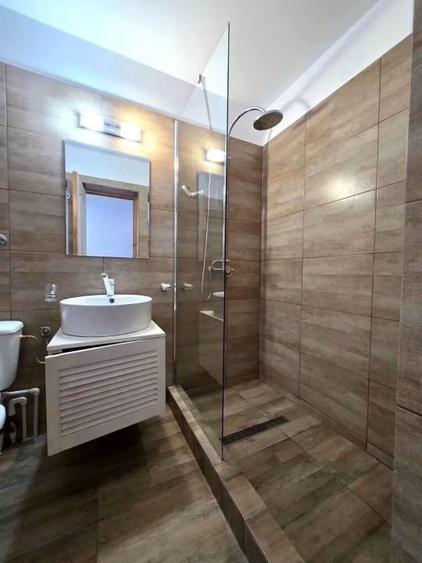 Casă individuală cu 5 camere cu Canalizare în Central