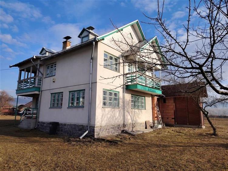 Casă individuală cu 5 camere cu Garaj în Sud-Est