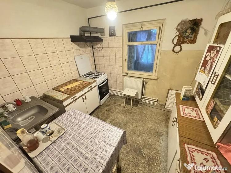 Apartament cu 3 camere decomandat în Inel I
