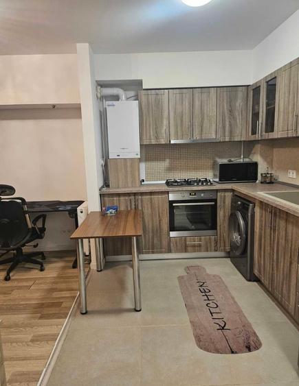 Apartament cu 3 camere nedecomandat, mobilat în Politehnica