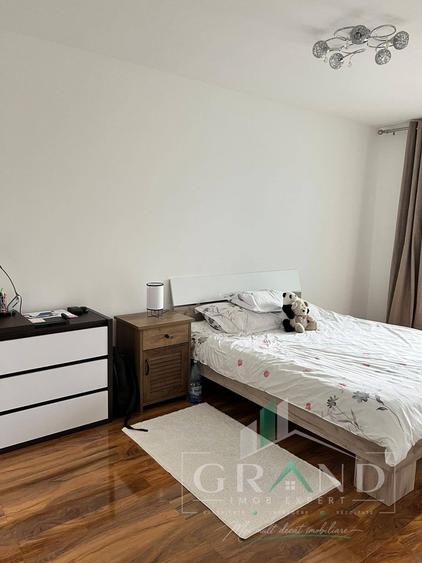 Apartament cu 3 camere semidecomandat în Florești