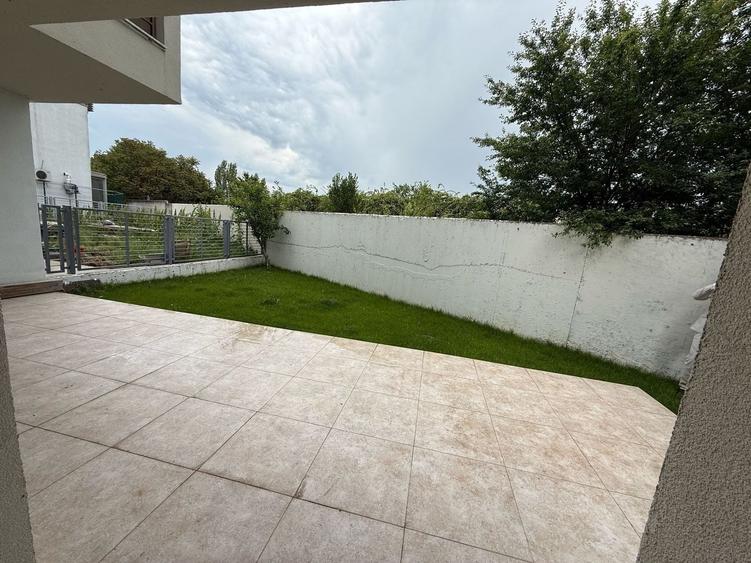 Casă individuală cu 7 camere cu Canalizare în Băneasa
