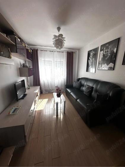 Apartament cu 4 camere decomandat în Central
