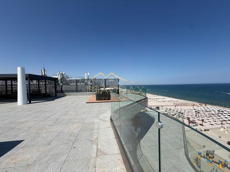 Penthouse cu 5 camere decomandat, mobilat în Central