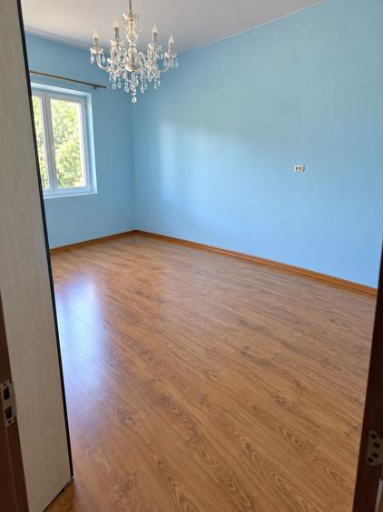 Casă cu 4 camere cu Teren 1809 Mp în Săcălaz