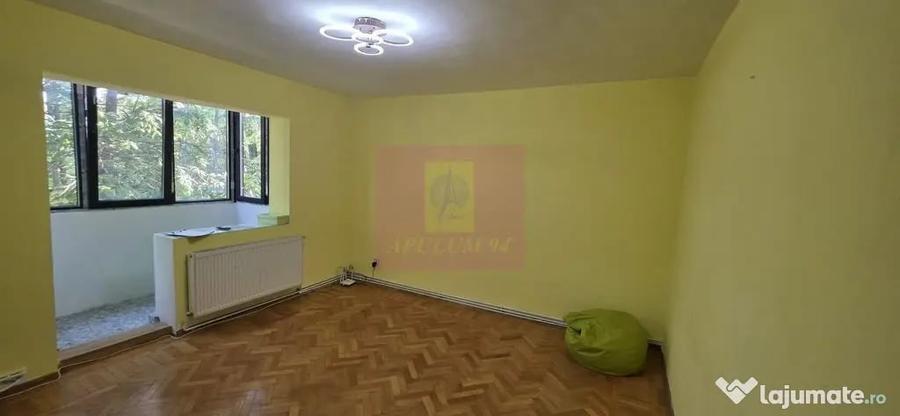 Apartament cu 2 camere decomandat în Poiana